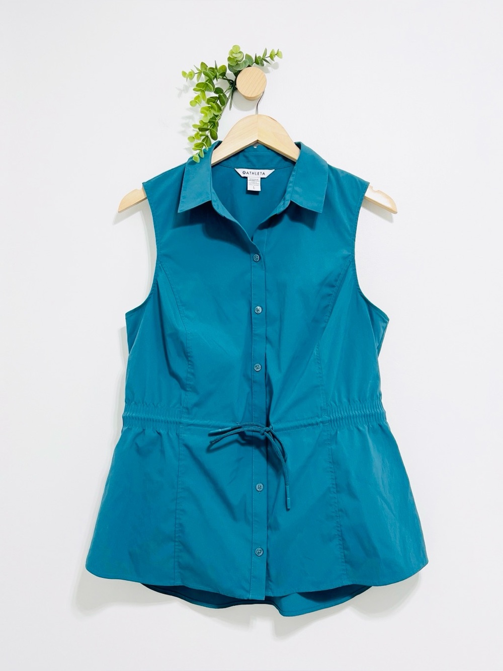 Athleta Levitate Blue Waist Tie Sleeveless Collared Button Down Vest